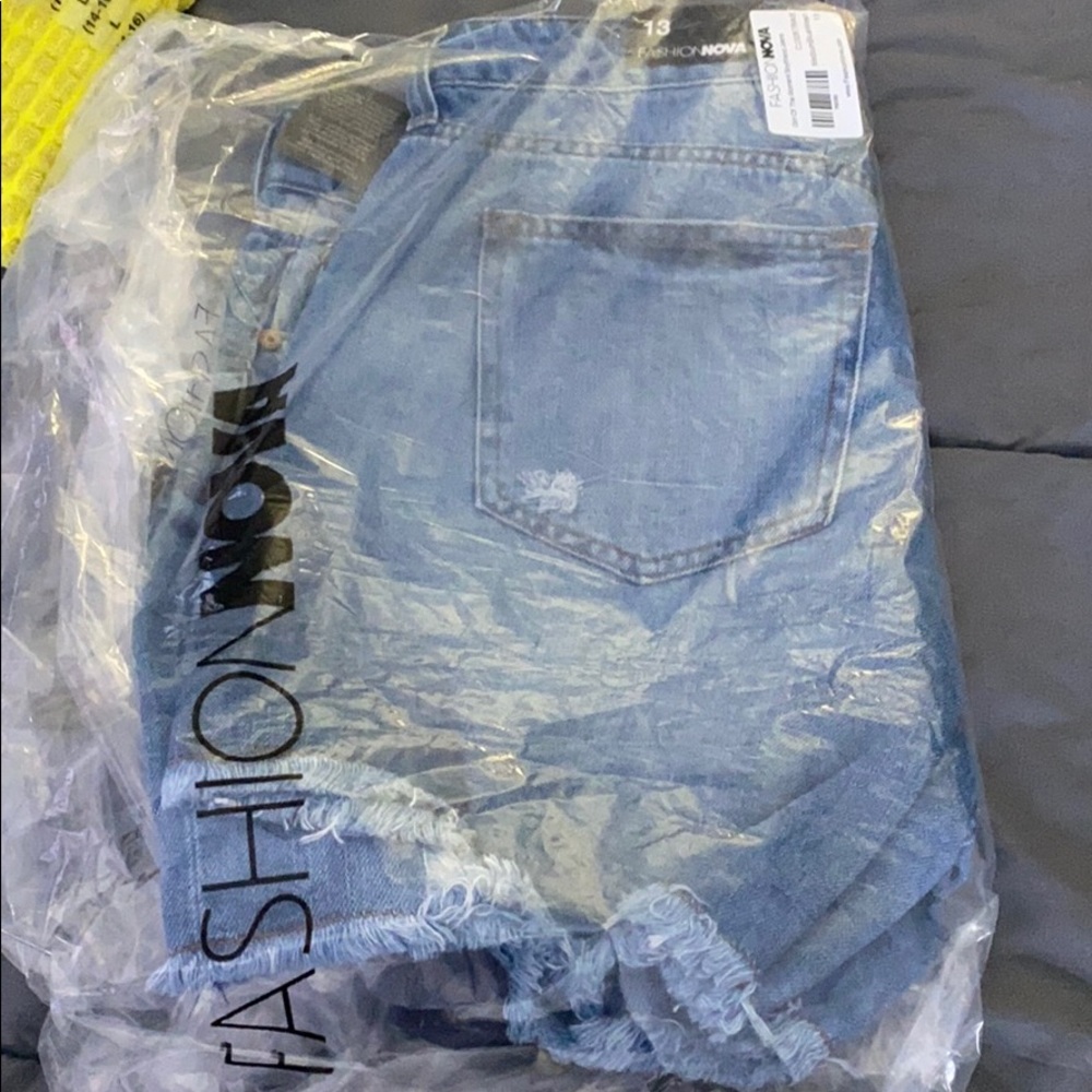 Fashion nova moment boyfriend jeans